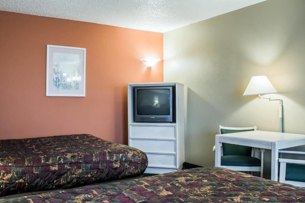 Rodeway Inn & Suites Haines City Ngoại thất bức ảnh